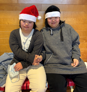 同級生の仲良し2人
